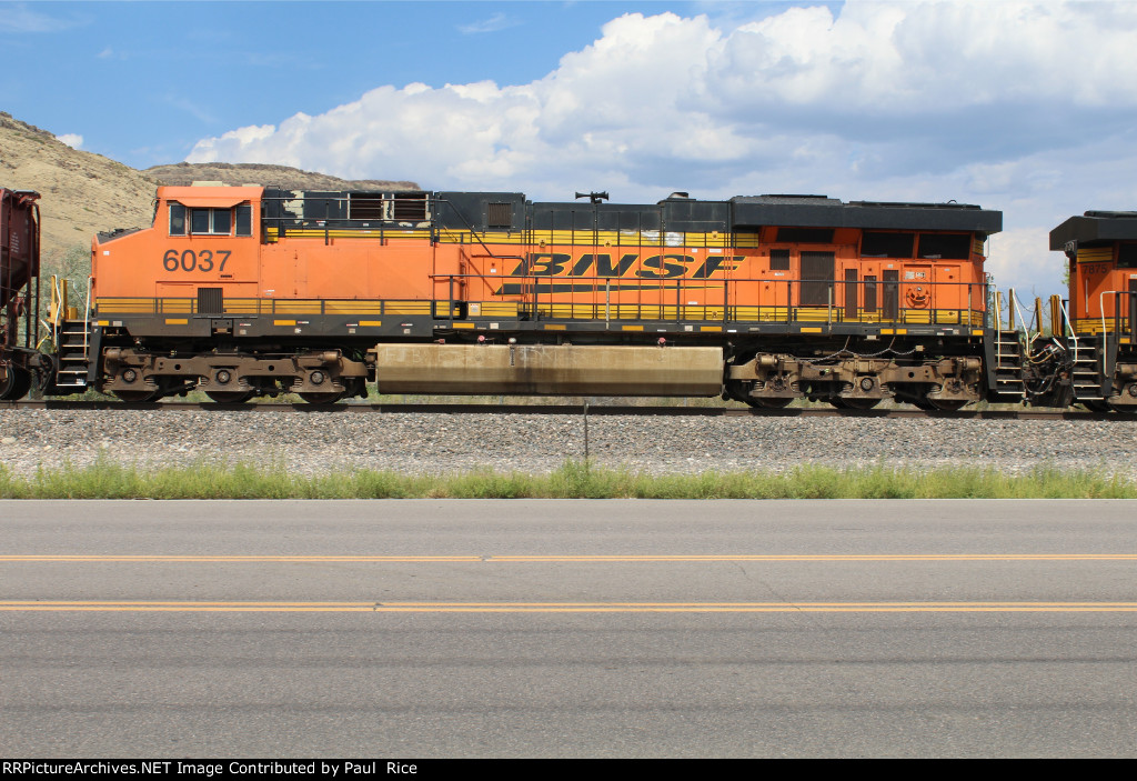 BNSF 6037